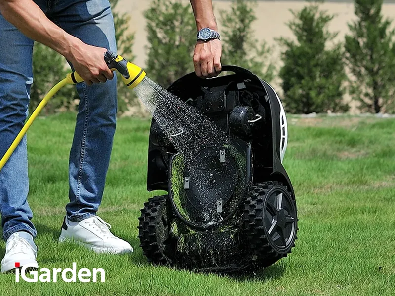 iGarden robot kosilica IP66 vodootpornost – pranje pod pritiskom